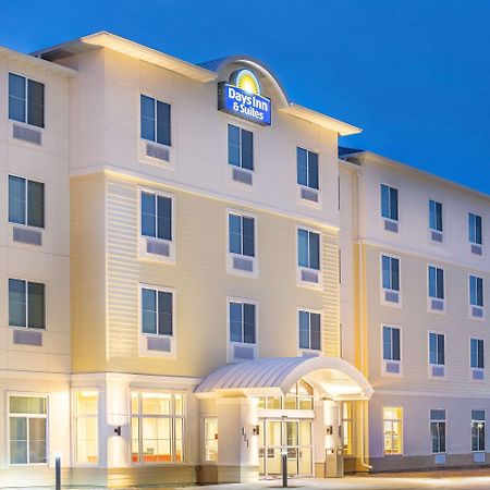 Days Inn & Suites By Wyndham Kearney Ne Екстер'єр фото