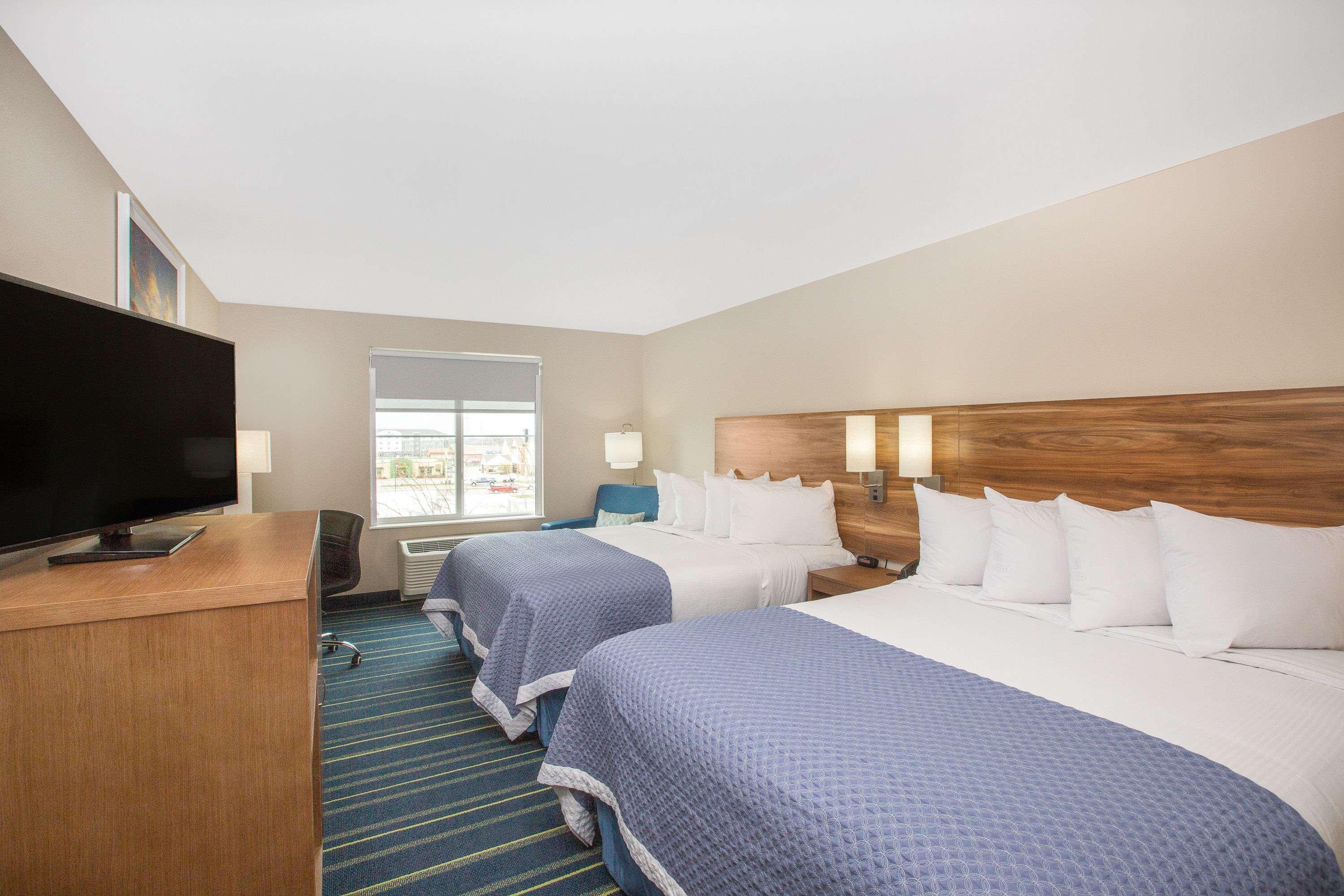 Days Inn & Suites By Wyndham Kearney Ne Екстер'єр фото