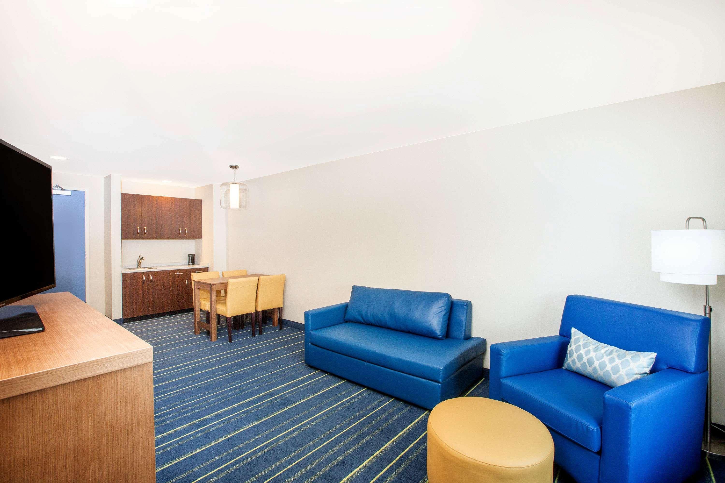 Days Inn & Suites By Wyndham Kearney Ne Екстер'єр фото