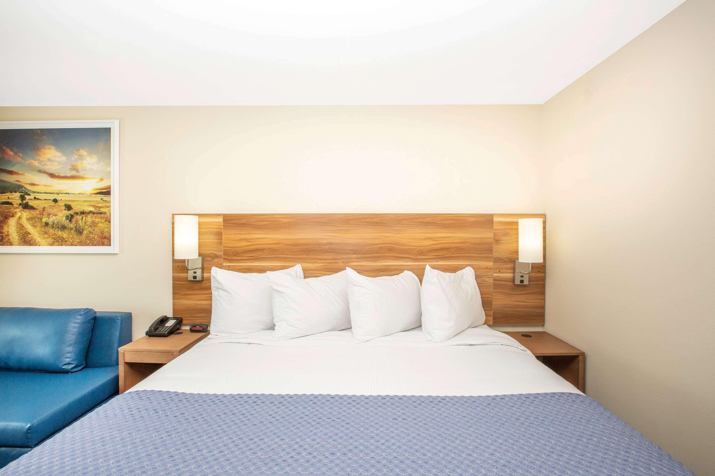 Days Inn & Suites By Wyndham Kearney Ne Екстер'єр фото