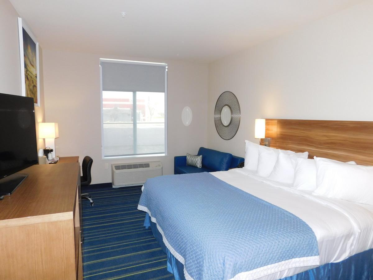 Days Inn & Suites By Wyndham Kearney Ne Екстер'єр фото