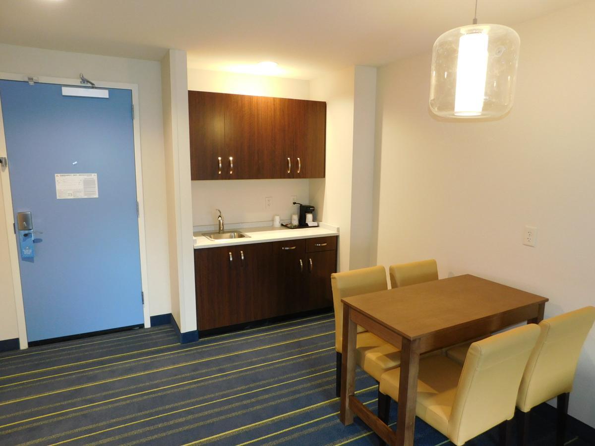Days Inn & Suites By Wyndham Kearney Ne Екстер'єр фото