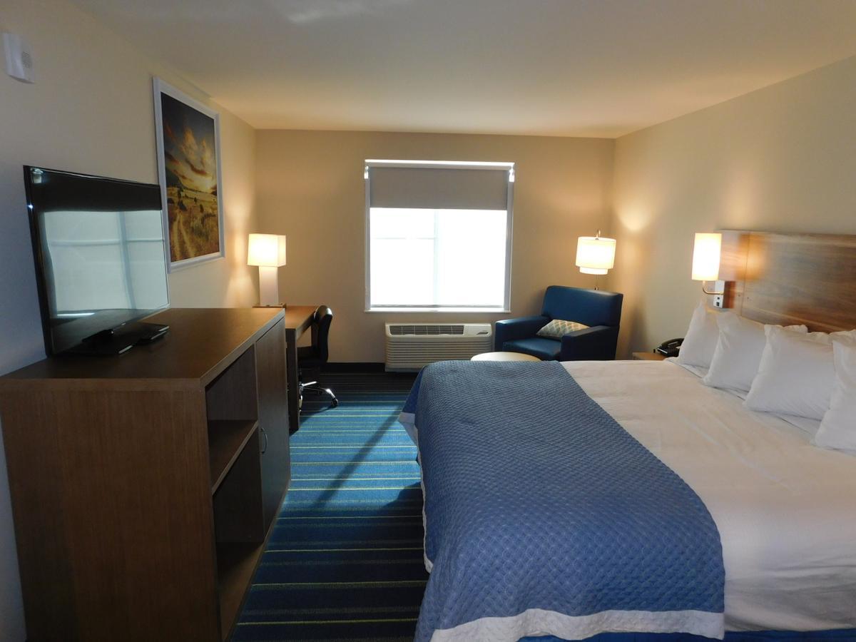 Days Inn & Suites By Wyndham Kearney Ne Екстер'єр фото