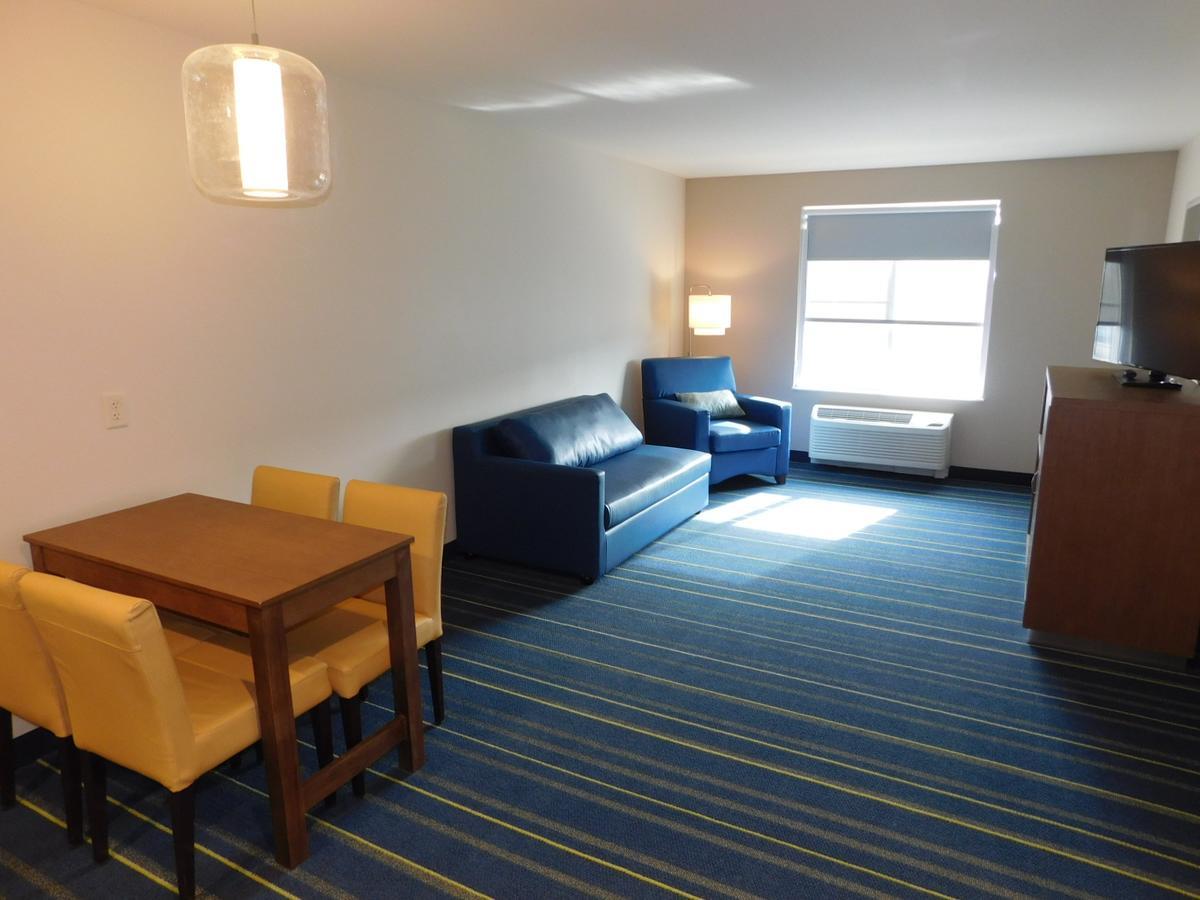 Days Inn & Suites By Wyndham Kearney Ne Екстер'єр фото