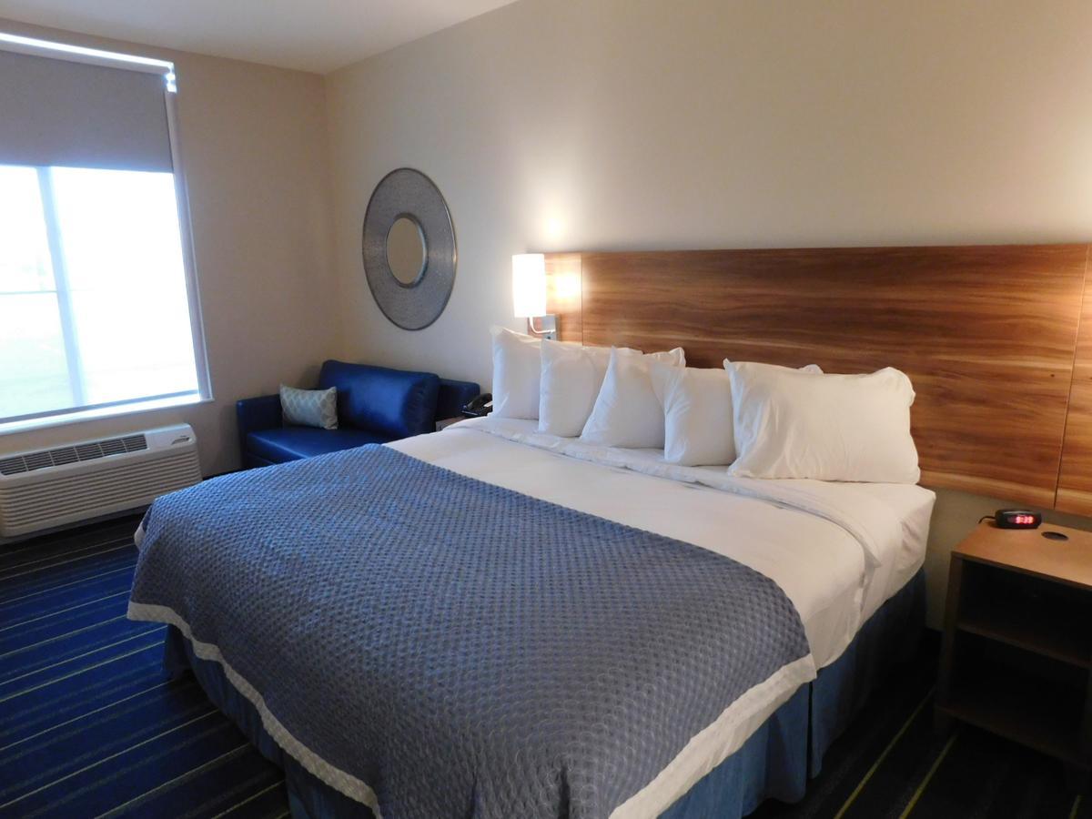 Days Inn & Suites By Wyndham Kearney Ne Екстер'єр фото