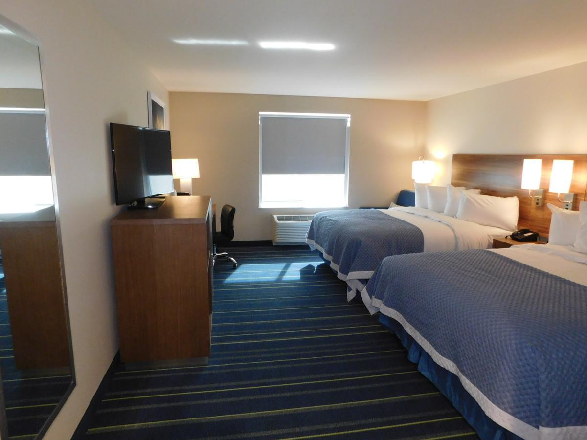 Days Inn & Suites By Wyndham Kearney Ne Екстер'єр фото